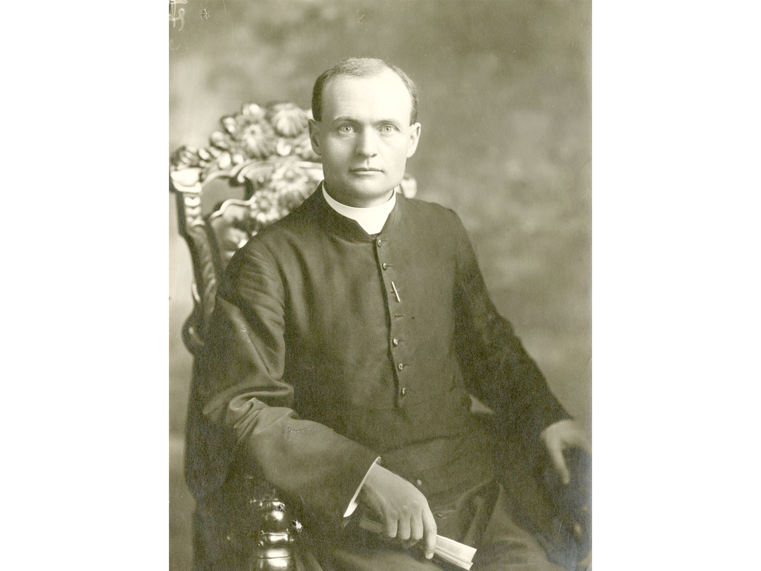 06M_P748S1P0715 - Joseph-Jean-Baptiste Mignault, curé de Sainte-Thérèse de 1925 à 1935. Bibliothèque et Archives nationales du Québec, P748,S1,P715.